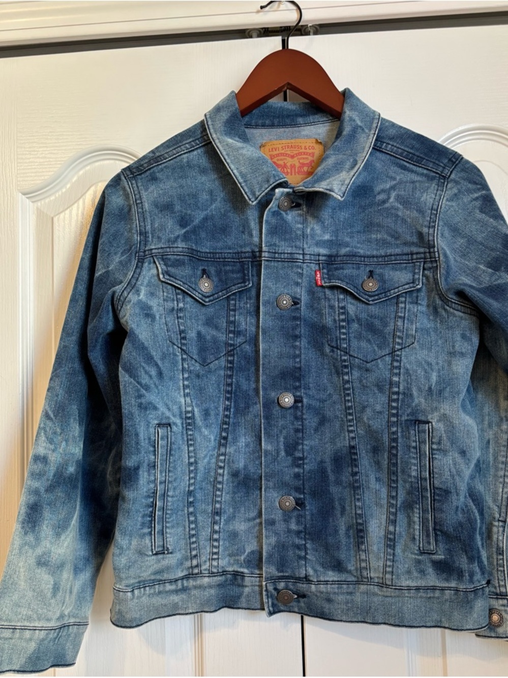 Levi's Distressed Blue Denim Trucker Jacket kids medium 10-12 years